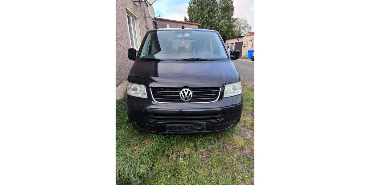 VW T5 Multivan 303.000 km 10.500 &euro; Gusow 15306