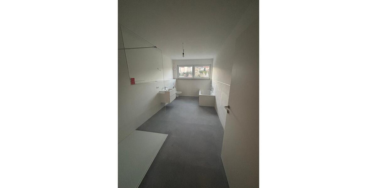 Etagenwohnung Bad Salzungen - 3.5 Zimmer, 127 m&sup2;, 1.397&euro; | Angebot:25350366