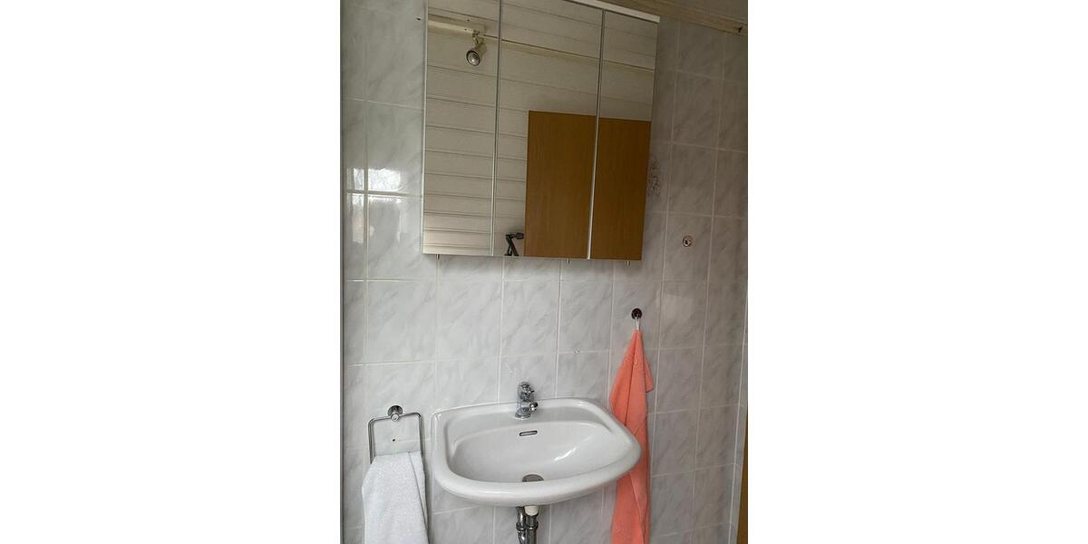 Dachgeschoßwohnung Schönebeck (Elbe) - 1 Zimmer, 28 m&sup2;, 180&euro; | Angebot:25023251