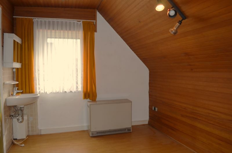 Handwerker aufgepasst: Knusperhäuschen mit Potenzial unmittelbar an Rhein und Wupper gelegen! 6 zimmer