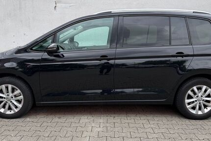 VW Touran 209.000 km 13.600 &euro; Frankfurt 60313