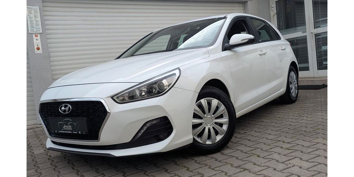 Hyundai i30 97.500 km 10.990 &euro; München 81243