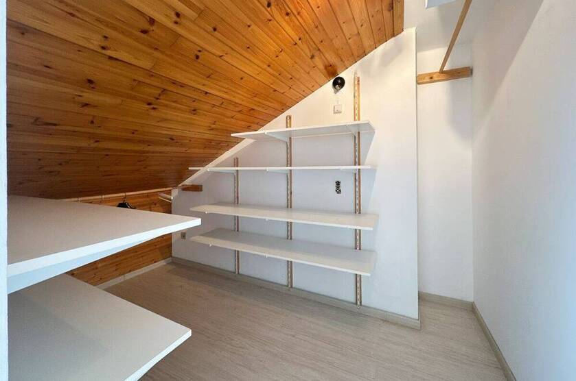 Außergewöhnliche 4,5 Zimmer Wohnung direkt am Feld mit Garage