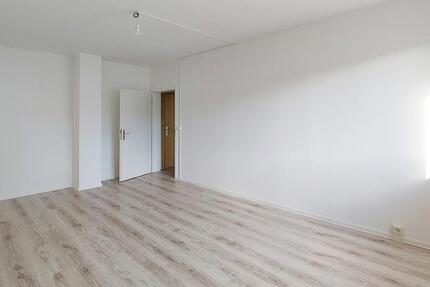 ** Einziehen & sparen – die erste Kaltmiete* übernehmen wir! ** zimmer