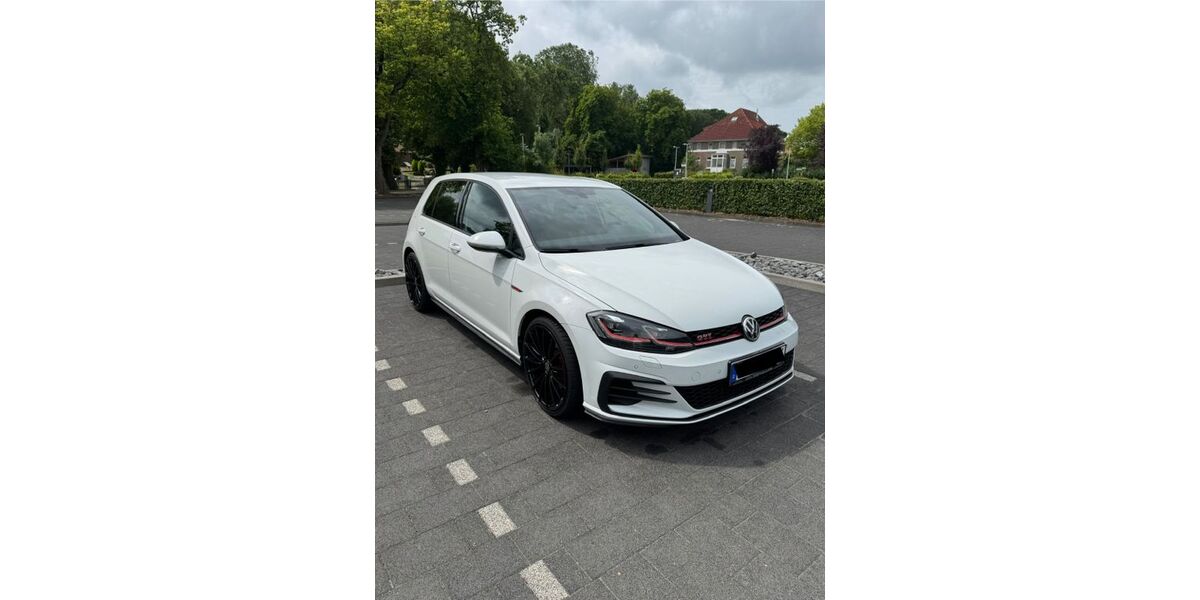 VW Golf 81.000 km 21.499 &euro; Hage 26524