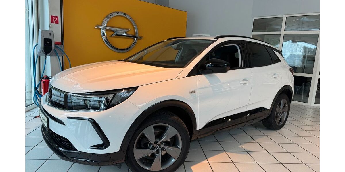 Opel Grandland (X) 5.253 km 24.950 &euro; Olpe 57462