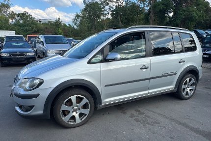 VW Touran 285.800 km 3.999 &euro; Frankfurt 60486