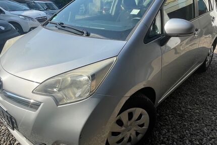 Toyota Verso-S 198.000 km 2.950 &euro; Berlin 10245
