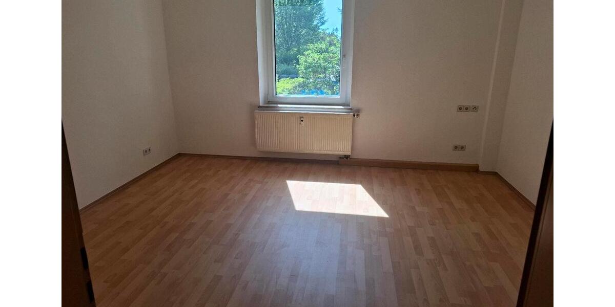 Erdgeschoßwohnung Bitterfeld-Wolfen Wolfen - 2 Zimmer, 69 m&sup2;, 66.000&euro; | Angebot:27069414