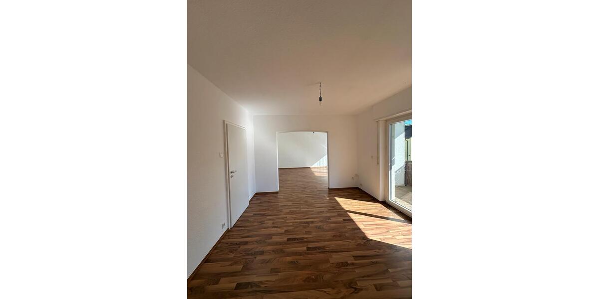 Etagenwohnung Sandhausen - 3 Zimmer, 85 m&sup2;, 1.200&euro; | Angebot:26420809