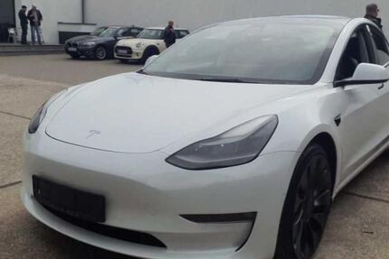 Tesla Model 3 80.000 km 29.350 &euro; Steinbach-Hallenberg OT Herges-Hallenberg 98587