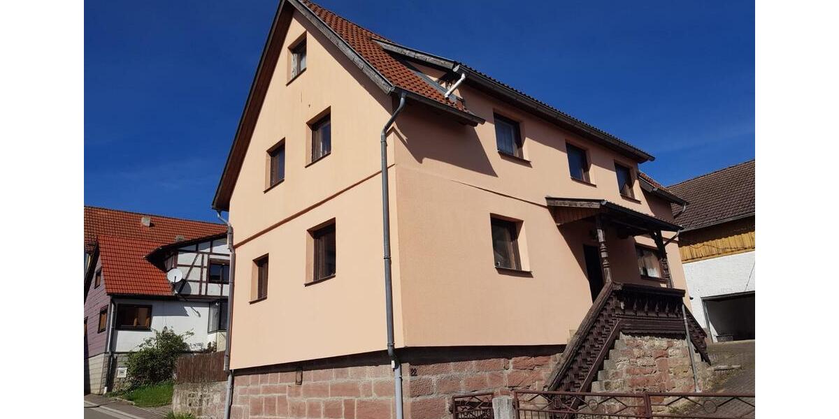 Einfamilienhaus mit großem Garten und viel Potenzial 8 zimmer