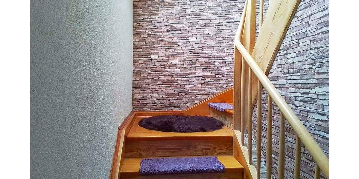 Einfamilienhaus Raunheim - 8 Zimmer, 270 m&sup2;, 670.000&euro; | Angebot:25751160