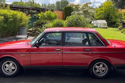 Volvo 240 130.300 km 11.950 &euro; Dortmund 44265