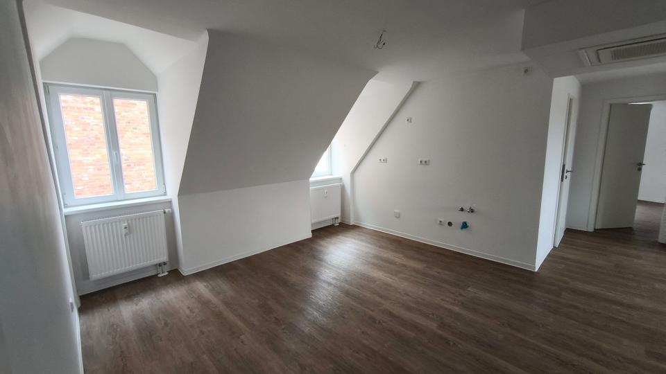 Dachgeschoßwohnung Burg - 3 Zimmer, 89 m&sup2;, 623&euro; | Angebot:26146127