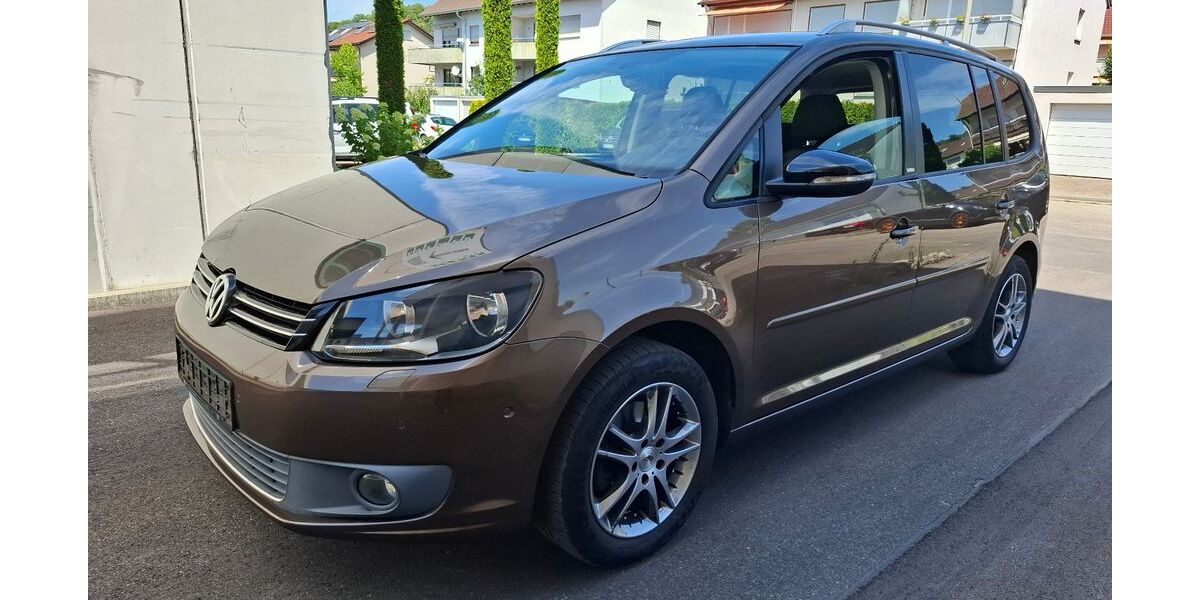 VW Touran 136.000 km 7.290 &euro; Kernen i. r 71394