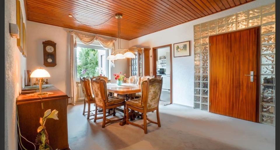 Einfamilienhaus Schwalbach - 9.5 Zimmer, 255 m&sup2;, 379.000&euro; | Angebot:26240686