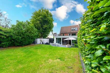 Haus zum Kaufen in Meerbusch 1.610.000 € 212 m²