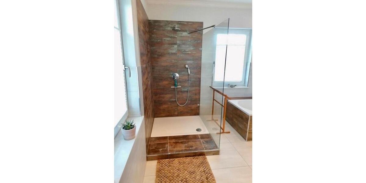 Einfamilienhaus Rastow - 6 Zimmer, 180 m&sup2;, 2.000&euro; | Angebot:25641665