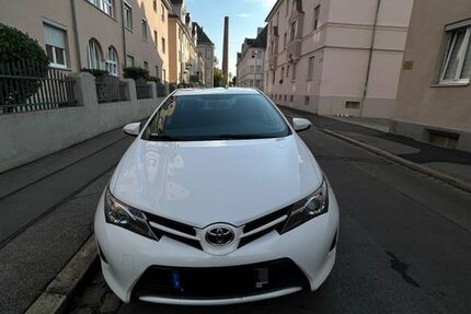 Toyota Auris 156.000 km 6.500 &euro; Augsburg 86153