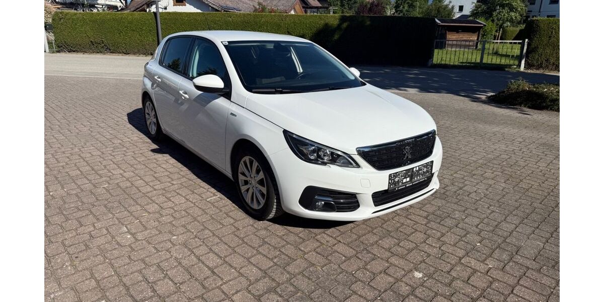 Peugeot 308 137.623 km 8.490 &euro; Rosenheim 83026