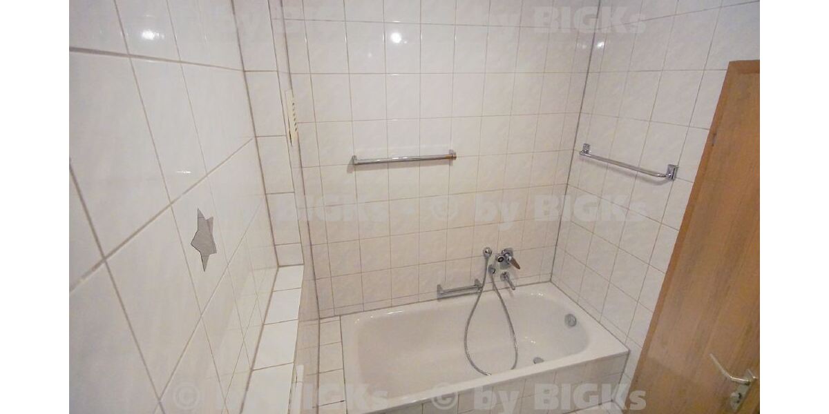 BIGKs: Albrechts:1 12 Zimmer-Wohnung mit Einbauküche,Balkon (-;) - Etagenwohnung Suhl Albrechts | Angebot:6629623