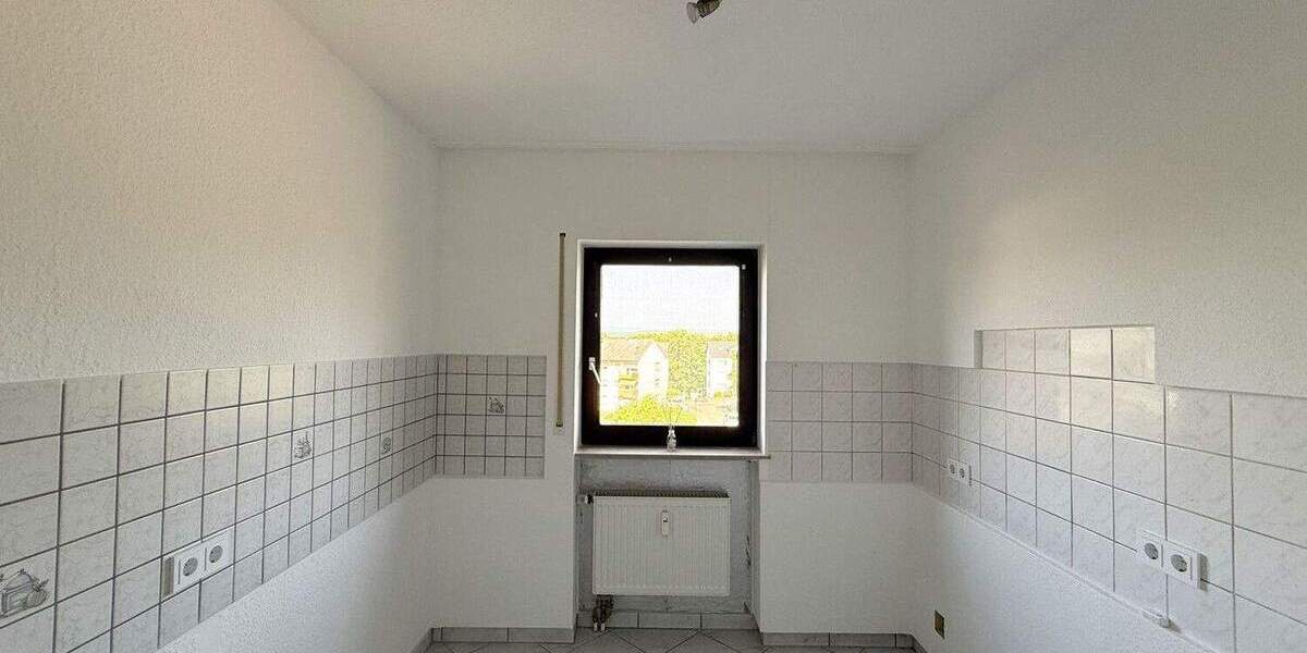 Helle 3,5-Zimmer-Komfortwohnung mit Balkon, Weitblick und Pkw-Stellplatz 3 zimmer