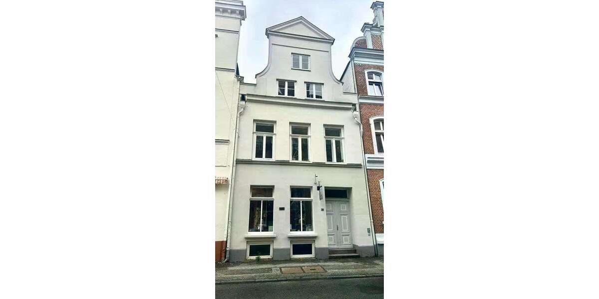 Etagenwohnung Lübeck Innenstadt - 4 Zimmer, 75 m&sup2;, 975&euro; | Angebot:27371672