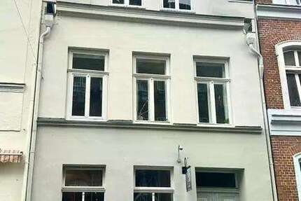 Wohnung Lübeck Innenstadt - 4 Zimmer, 75 m&sup2;, 975&euro; | Angebot:27371672