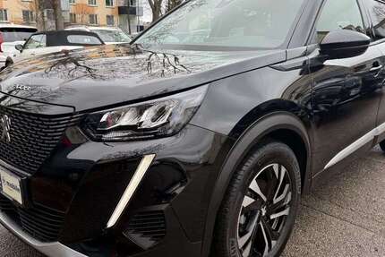 Peugeot 2008 31.000 km 14.999 &euro; München 81243
