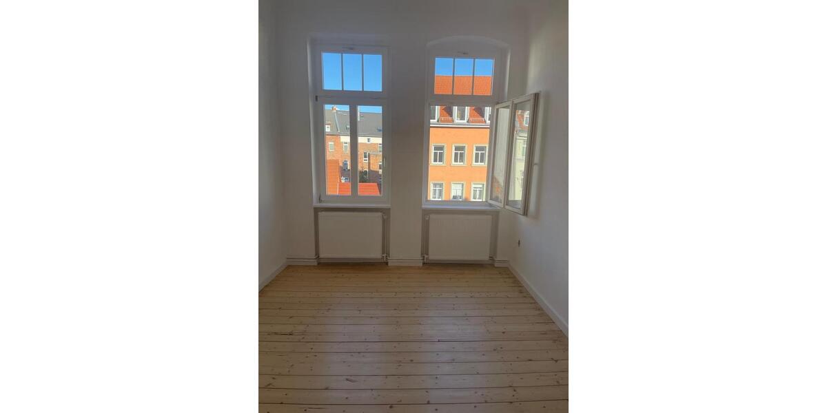 Große 4-Zimmer-Altbauwohnung in zentraler Lage 1.OG 4 zimmer