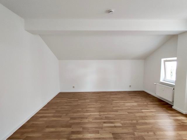 Dachgeschoßwohnung Neustrelitz - 3 Zimmer, 80 m&sup2;, 779&euro; | Angebot:26201908