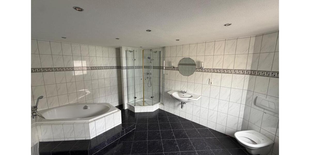 Mehrfamilienhaus, Wohnhaus Quierschied - 5 Zimmer, 184 m&sup2;, 149.000&euro; | Angebot:26982790
