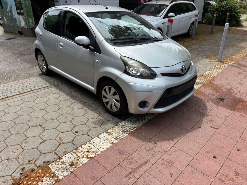 Aygo (X)