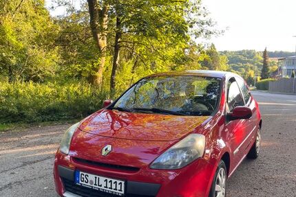 Renault Clio 180.000 km 2.250 &euro; Clausthal-Zellerfeld 38678