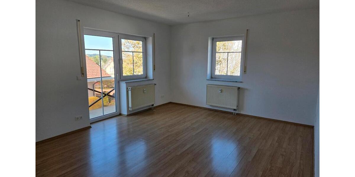 Etagenwohnung Untergriesbach - 3 Zimmer, 88 m&sup2;, 1.000&euro; | Angebot:26284487