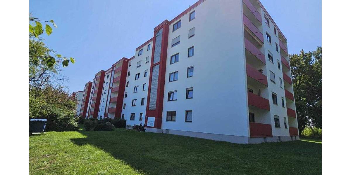 +++ Große 3-Zi-Whg. im 1. OG mit Loggia und kleinem Wintergarten +++ 3 zimmer