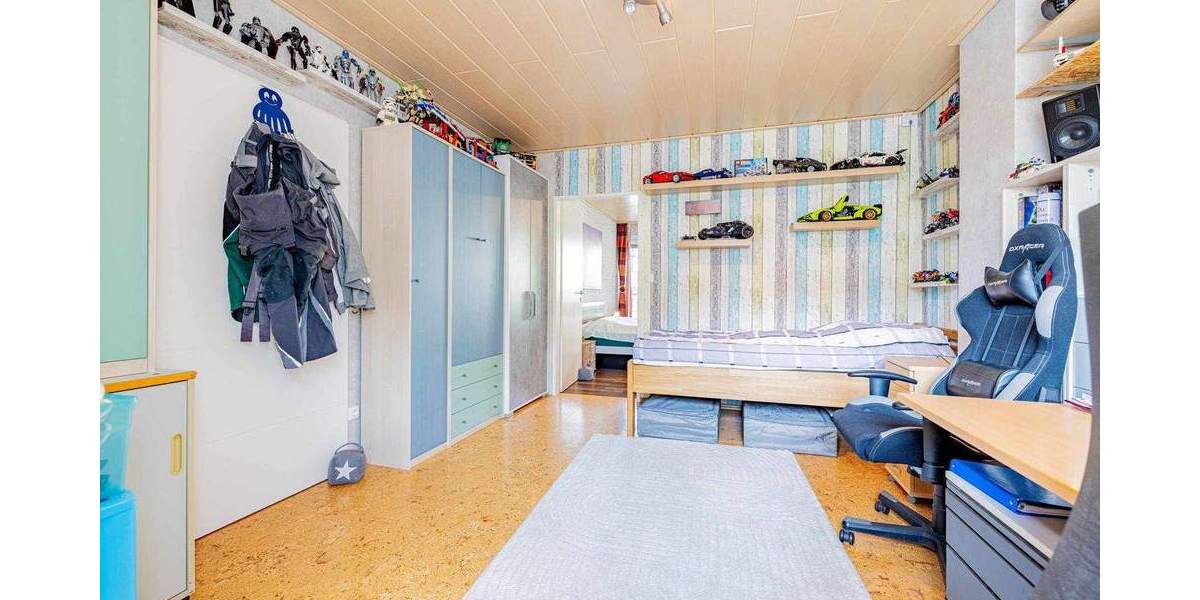 Etagenwohnung Kassel West - 3 Zimmer, 122 m&sup2;, 305.000&euro; | Angebot:25606355