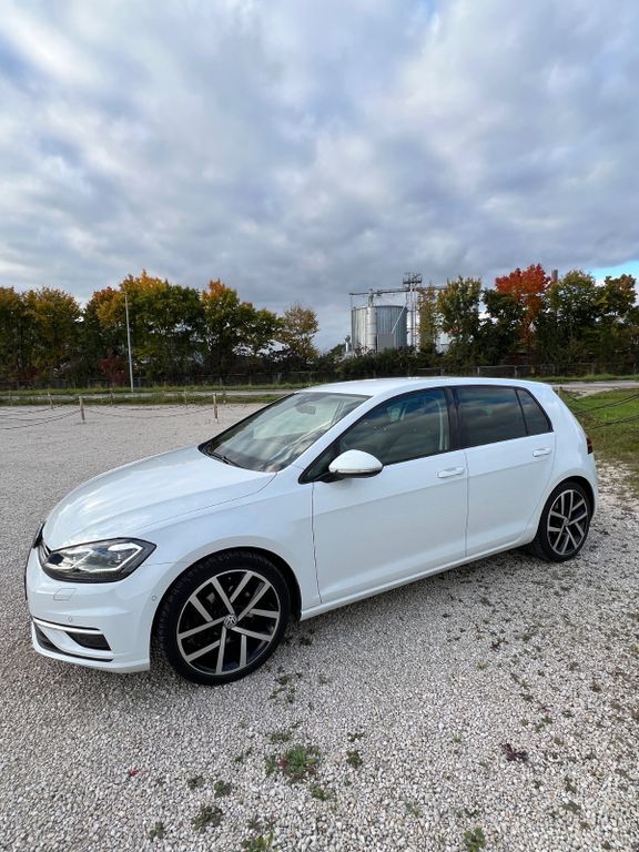 VW Golf 97.000 km 18.800 € Augsburg 86169