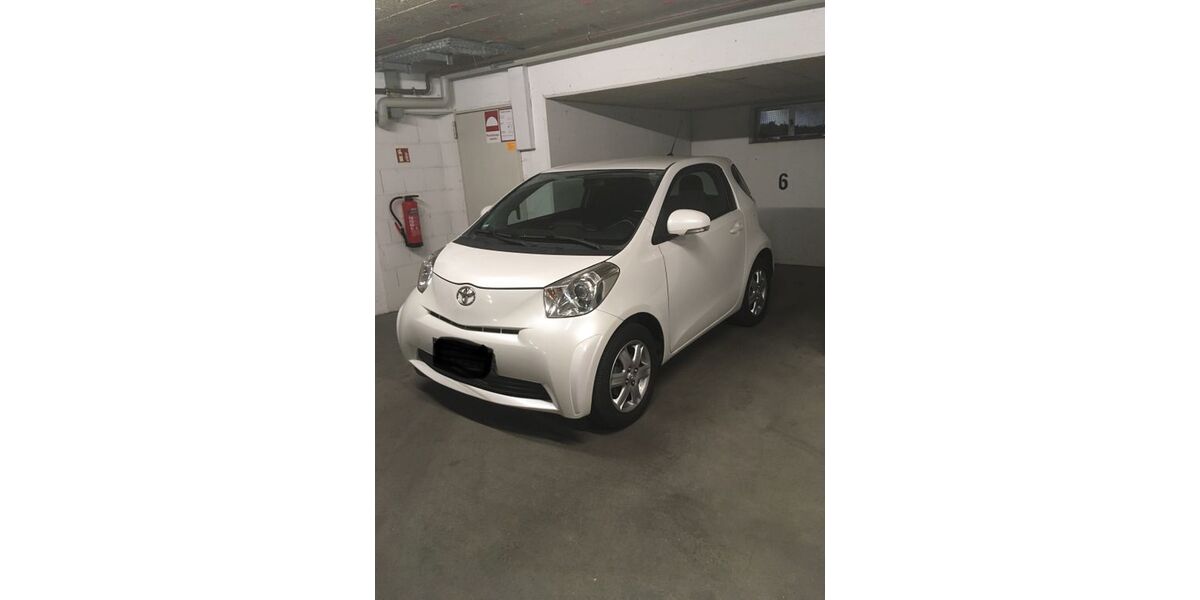 Toyota IQ 93.470 km 4.900 &euro; Oberhausen 46045