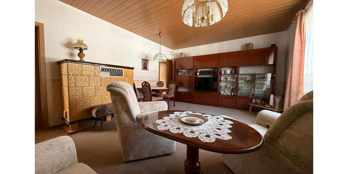 Doppelhaushälfte Treuen - 12 Zimmer, 150 m&sup2;, 180.000&euro; | Angebot:25656852