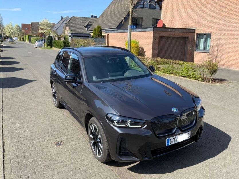 iX3