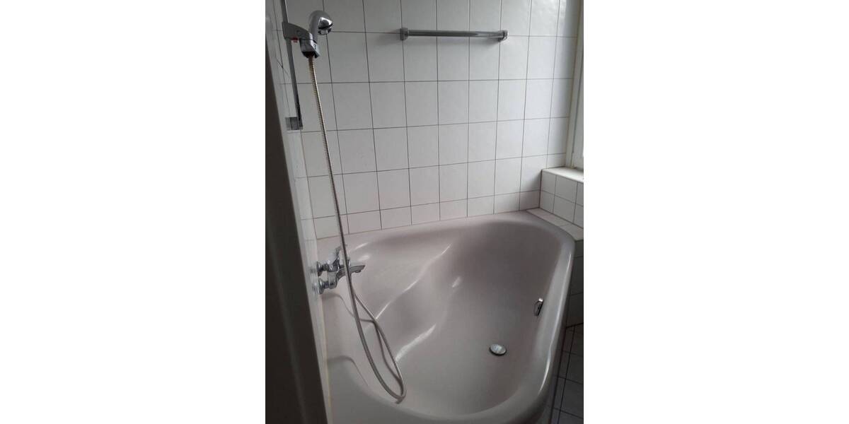 Etagenwohnung Krefeld Cracau - 3 Zimmer, 93 m&sup2;, 900&euro; | Angebot:26851580