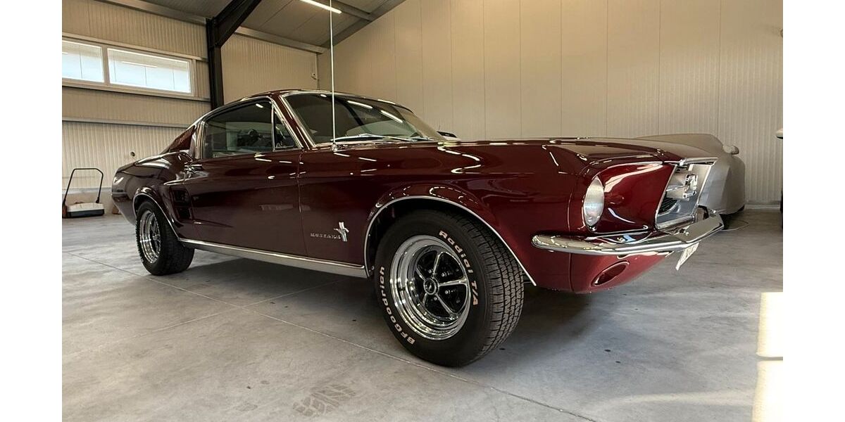 Ford Mustang 35.806 km 84.400 &euro; Ulm 89079
