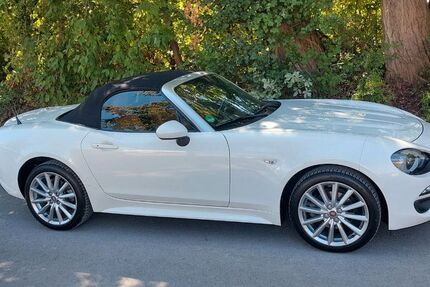 Fiat 124 Spider 60.000 km 17.900 &euro; Soest 59494