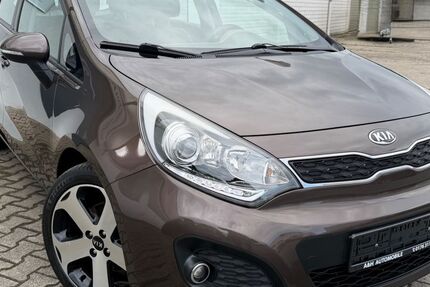 Kia Rio 86.000 km 5.990 &euro; Beckum 59269