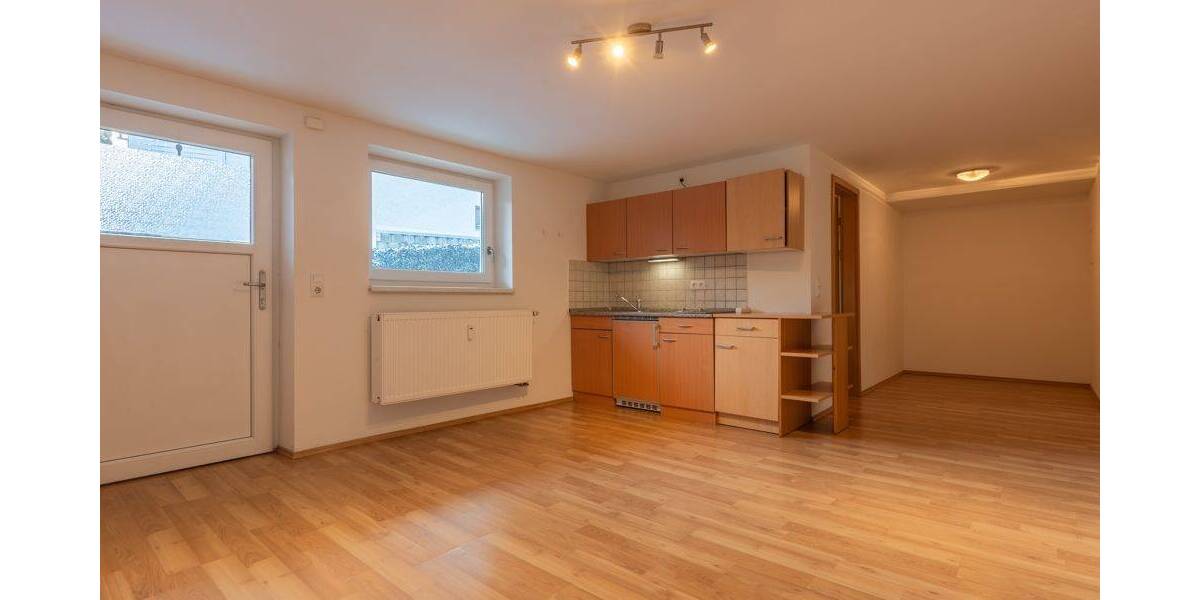 Etagenwohnung Passau Innstadt - 1 Zimmer, 27 m&sup2;, 300&euro; | Angebot:26807394