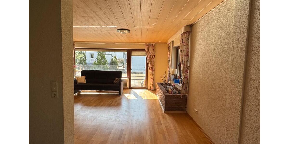 Etagenwohnung Bad Camberg - 4.5 Zimmer, 148 m&sup2;, 1.390&euro; | Angebot:25301692