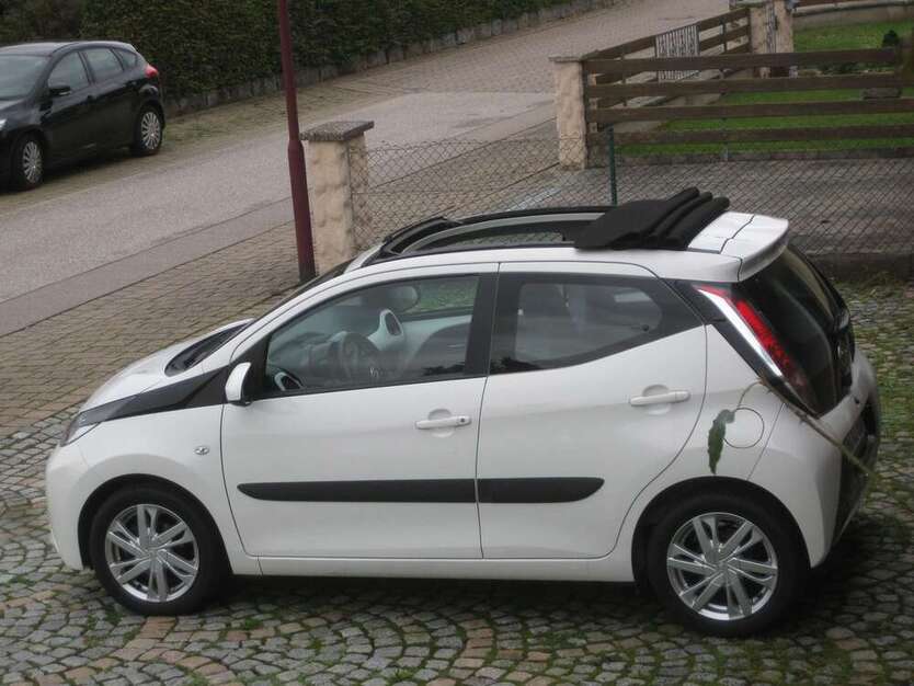 Toyota Aygo 88.300 km 9.900 € Bechhofen 91572