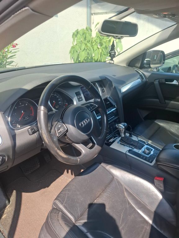 Q7